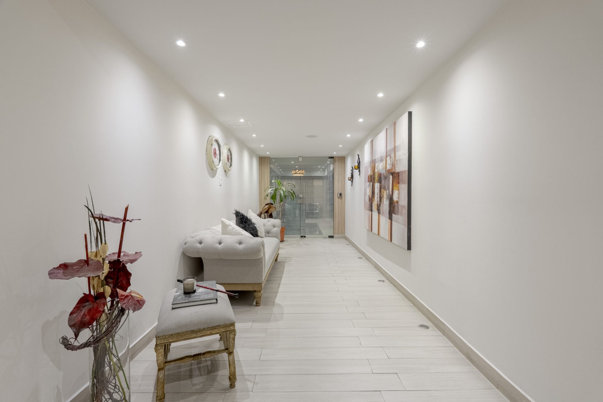 Pasillo y sala de espera oficinas en bosques de las lomas